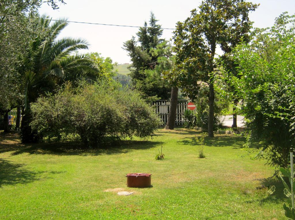 Agriturismo Le Vigne Фермо Экстерьер фото