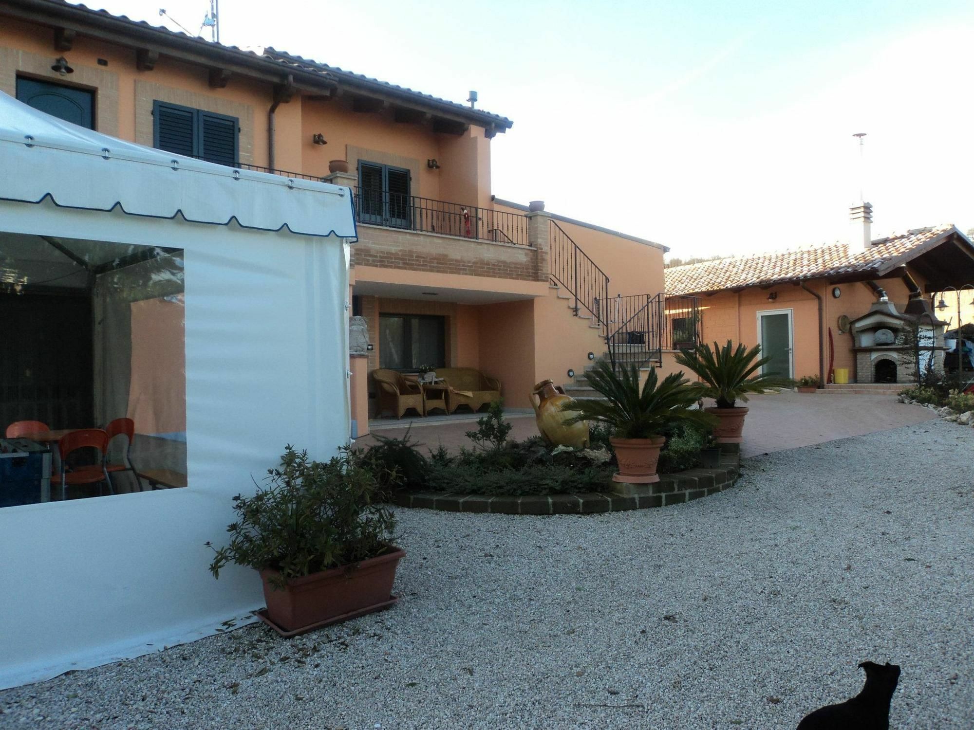 Agriturismo Le Vigne Фермо Экстерьер фото