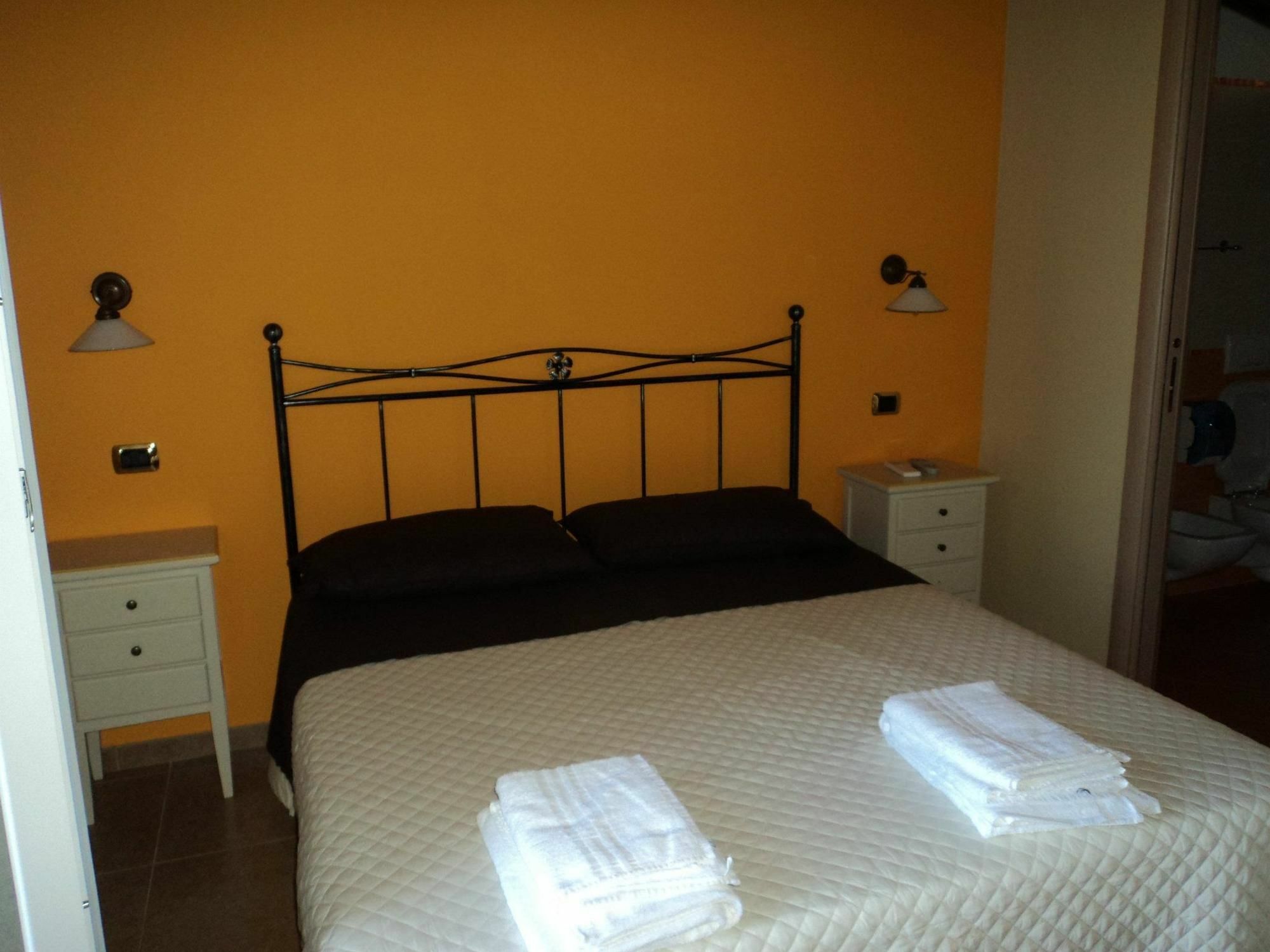 Agriturismo Le Vigne Фермо Экстерьер фото