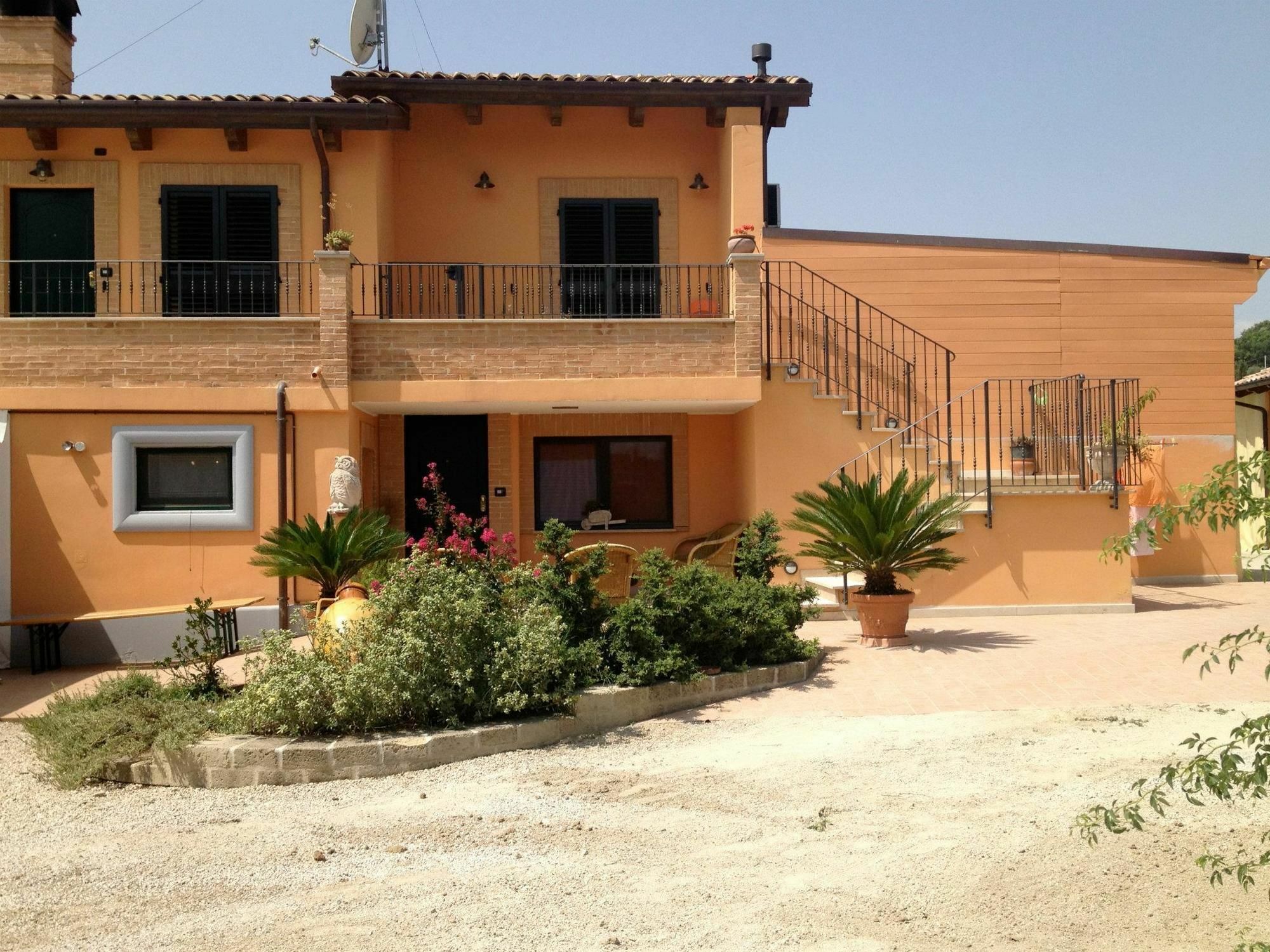Agriturismo Le Vigne Фермо Экстерьер фото